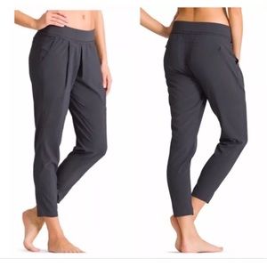 NWT Athletica Womens Interlude Ankle Black Pants